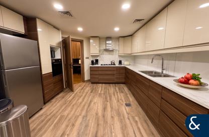 Villa - 4 Bedrooms - 3 Bathrooms for rent in Meadows 9 - Meadows - Dubai