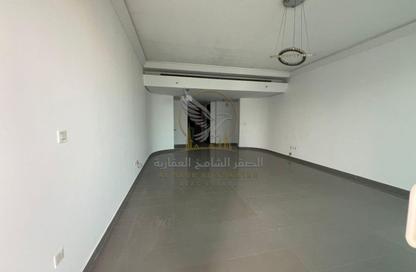Apartment - 2 Bedrooms - 3 Bathrooms for rent in Blue Tower - Al Majaz 3 - Al Majaz - Sharjah Apartment - 2 Bedrooms - 3 Bathrooms for rent in Blue Tower - Al Majaz 3 - Al Majaz - Sharjah