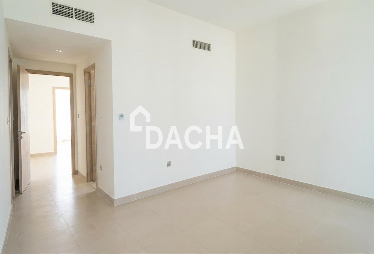 Single Row | Large Layout | Next To Amenities photo 5