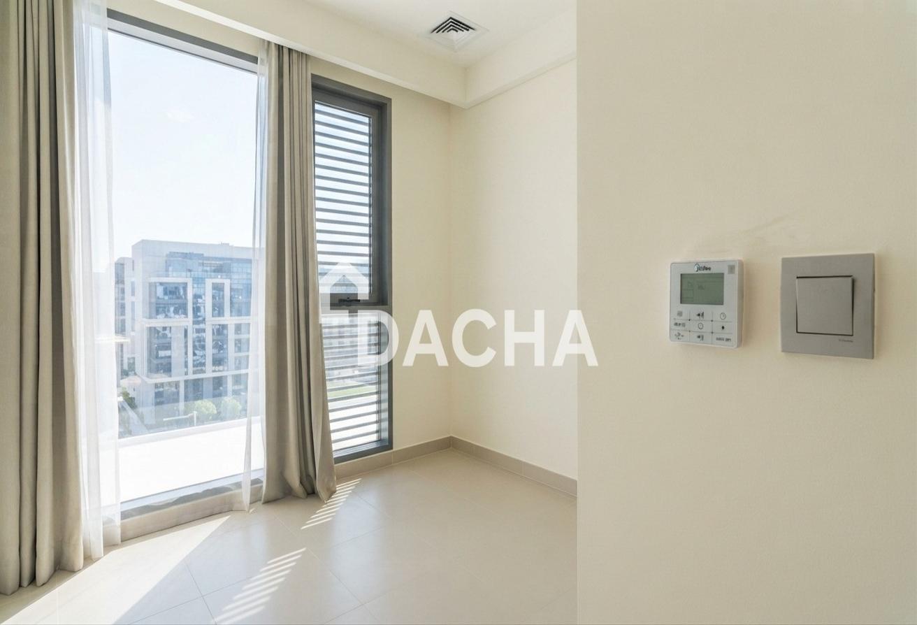 Single Row | Large Layout | Next To Amenities photo 8