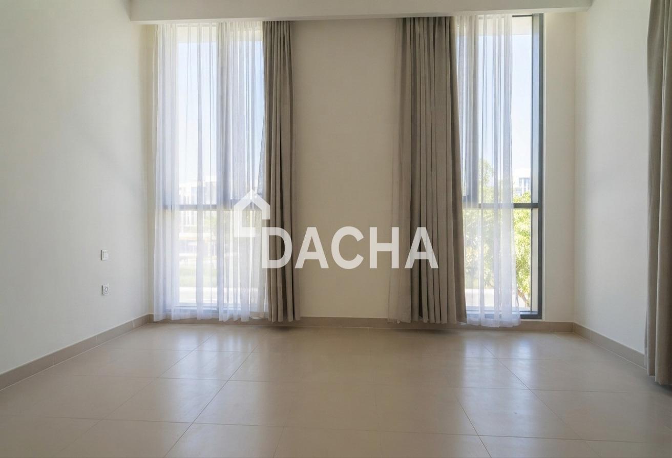 Single Row | Large Layout | Next To Amenities photo 4