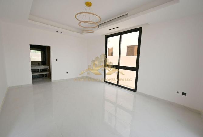 131102000 - Property Image 3