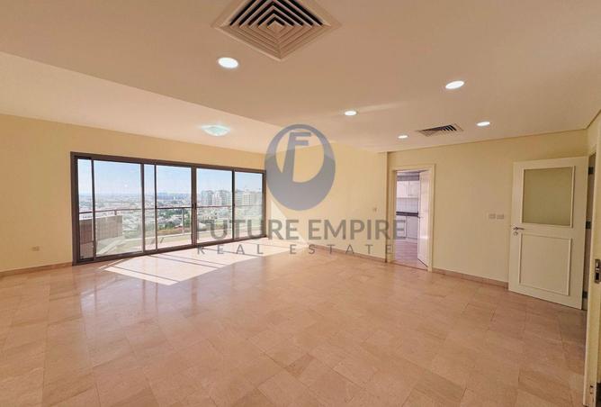 102418150 - Property Image 3