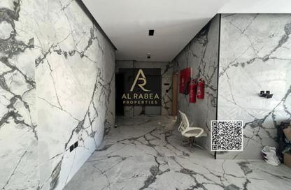 شقة - 1 حمام للايجار في برج الكورنيش - طريق كورنيش عجمان - عجمان