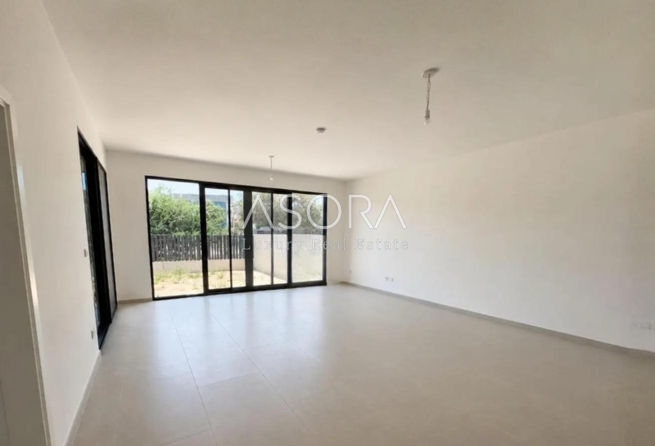 Spacious 4BR |Prime Location |Near Football Court photo 5