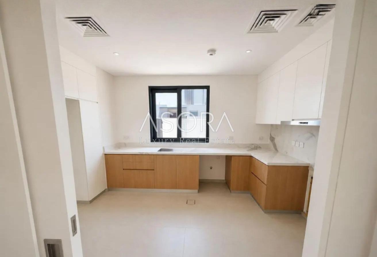 Spacious 4BR |Prime Location |Near Football Court photo 11