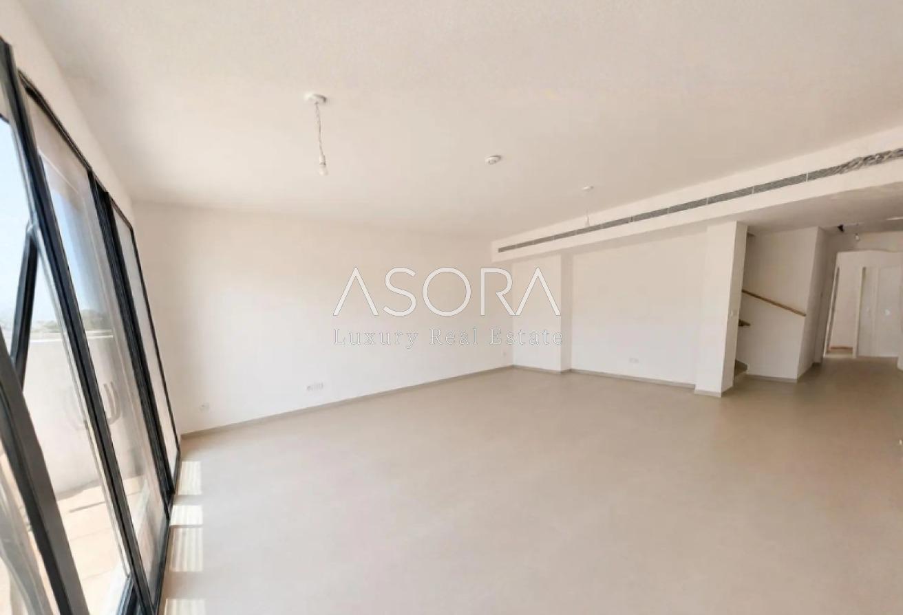 Spacious 4BR |Prime Location |Near Football Court photo 10