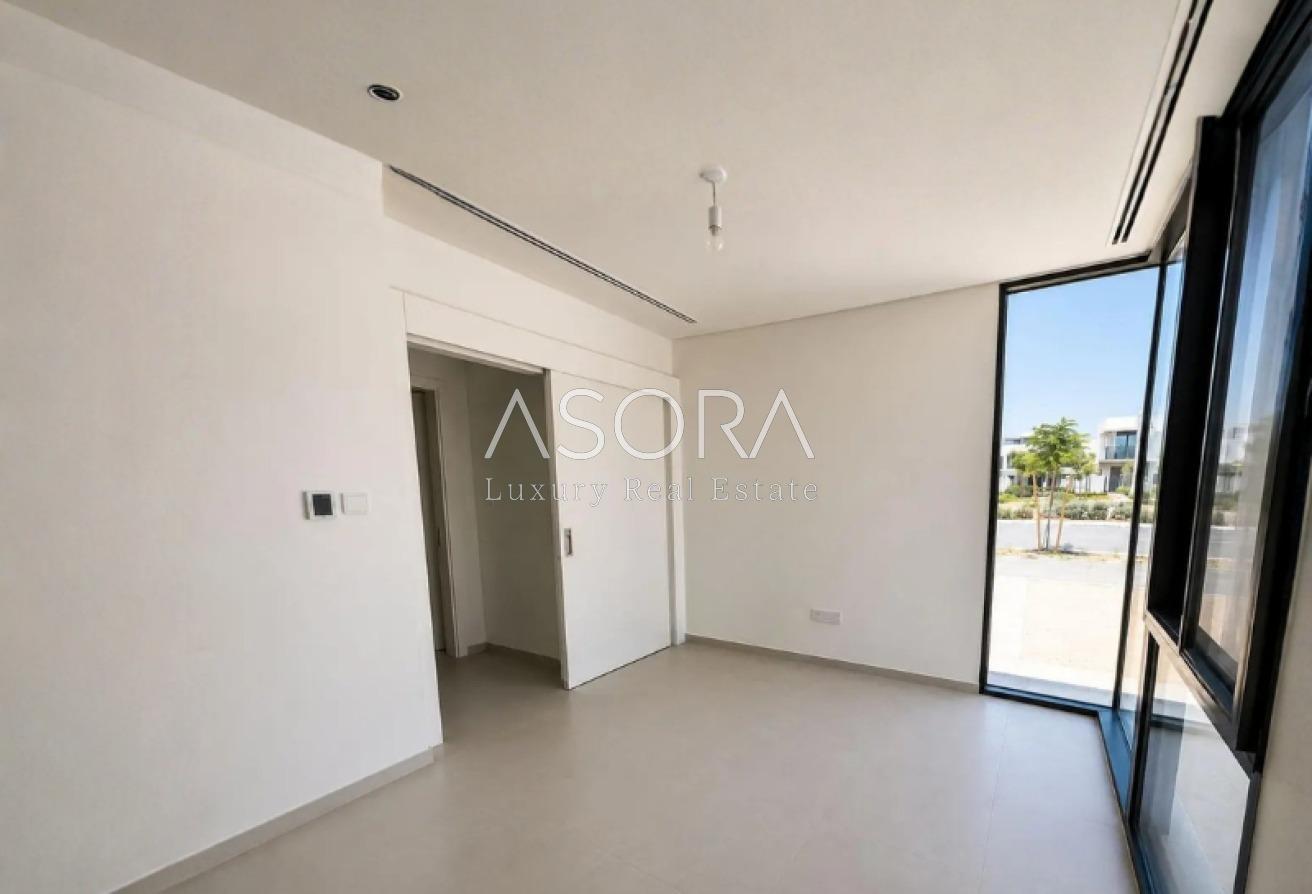 Spacious 4BR |Prime Location |Near Football Court photo 9