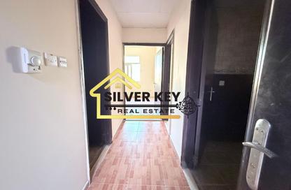 شقة - غرفة نوم - 1 حمام للايجار في مجمع مويلح - تجارية مويلح - الشارقة شقة - غرفة نوم - 1 حمام للايجار في مجمع مويلح - تجارية مويلح - الشارقة