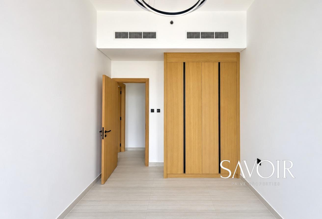 Prime Location | Luxurious Living | Unfurnished photo 8