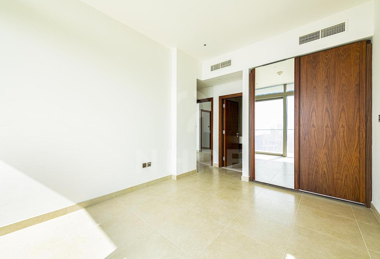 Full Marina View | Corner Unit | 2 Parking Spaces photo 4