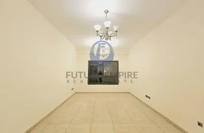 Apartment - 2 Bedrooms - 3 Bathrooms for rent in Yasmeen Building - Al Jaddaf - Dubai