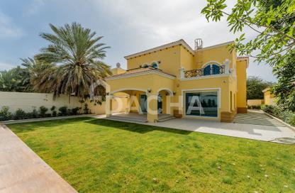 Villa - 5 Bedrooms - 5 Bathrooms for rent in District 4 - Jumeirah Park - Dubai