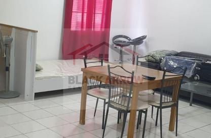 Apartment - 1 Bedroom - 2 Bathrooms for rent in Building Y18 - England Cluster - International City - Dubai