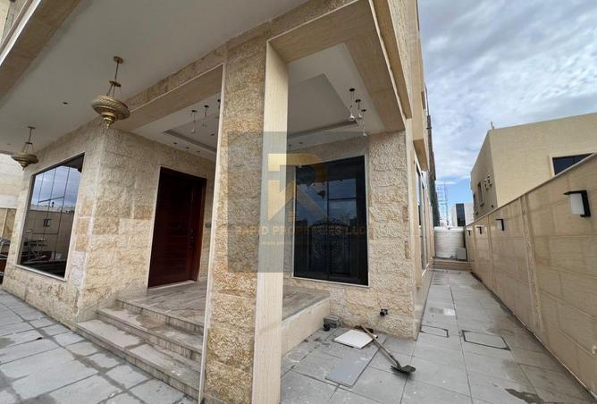 69895225 - Property Image 2