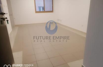 Apartment - 1 - 2 for rent in Mankhool Building - Al Mankhool - Bur Dubai - Dubai