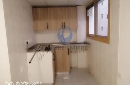 Apartment - 1 - 2 for rent in Mankhool Building - Al Mankhool - Bur Dubai - Dubai