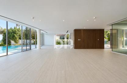 Villa - 6 - 7+ for rent in Zuha Island Villas - The World Islands - Dubai