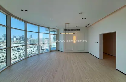 شقة - 2 غرف نوم - 3 حمامات للبيع في بناية رويال جي في سي - الضاحية 10 - قرية جميرا الدائرية - دبي