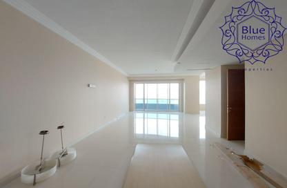 Apartment - 3 Bedrooms - 5 Bathrooms for rent in Al Dana Tower - Al Majaz 3 - Al Majaz - Sharjah Apartment - 3 Bedrooms - 5 Bathrooms for rent in Al Dana Tower - Al Majaz 3 - Al Majaz - Sharjah
