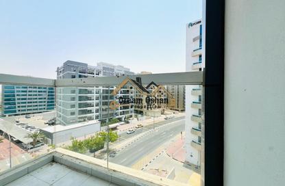 Apartment - 1 Bedroom - 2 Bathrooms for rent in Topaz Residence - Dubai Silicon Oasis - Dubai