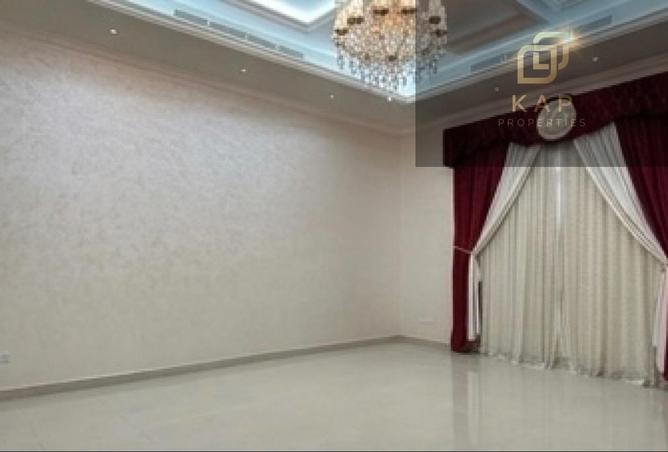 121558100 - Property Image 2