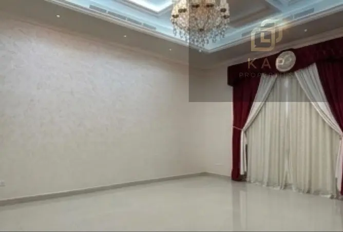 121558100 - Property Image 2