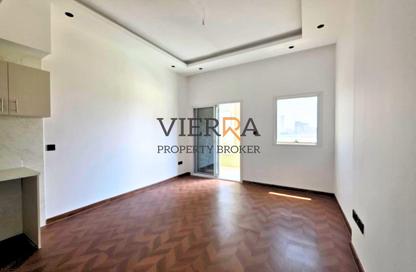 Apartment - Studio - 1 for rent in Silicon Gates 4 - Silicon Gates - Dubai Silicon Oasis - Dubai