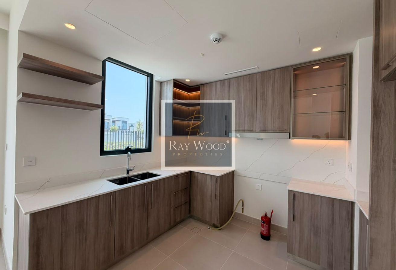4BR+Maid| Ready To Move| Prime location photo 4