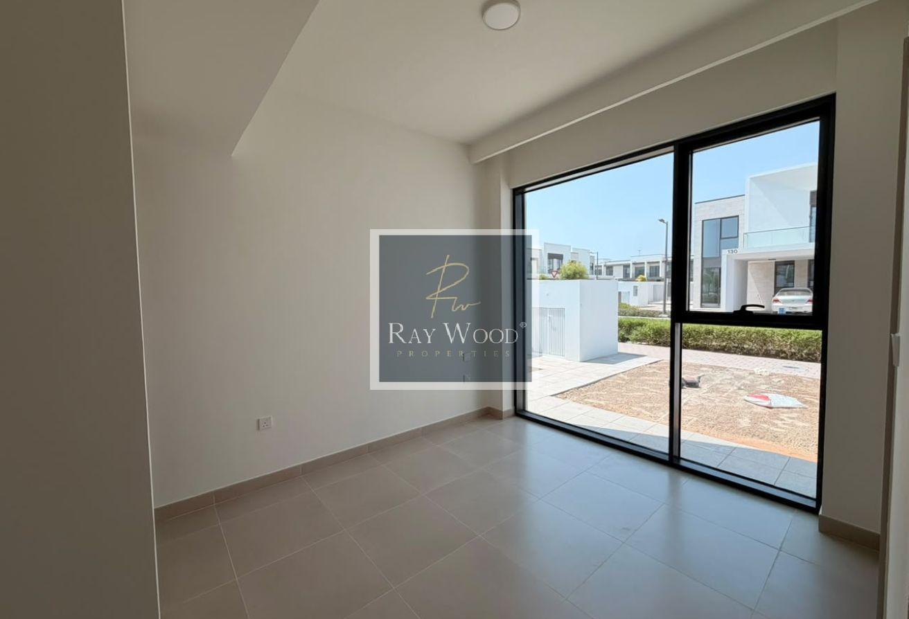 4BR+Maid| Ready To Move| Prime location photo 6