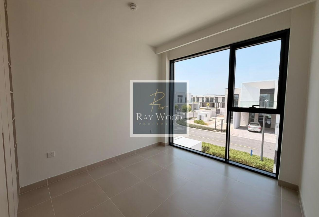4BR+Maid| Ready To Move| Prime location photo 8