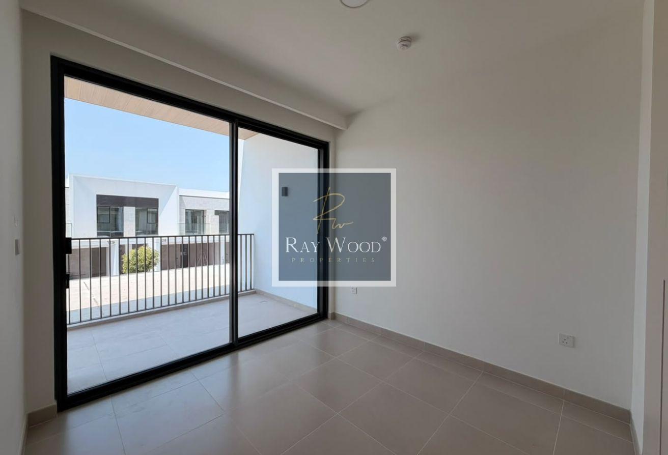 4BR+Maid| Ready To Move| Prime location photo 10