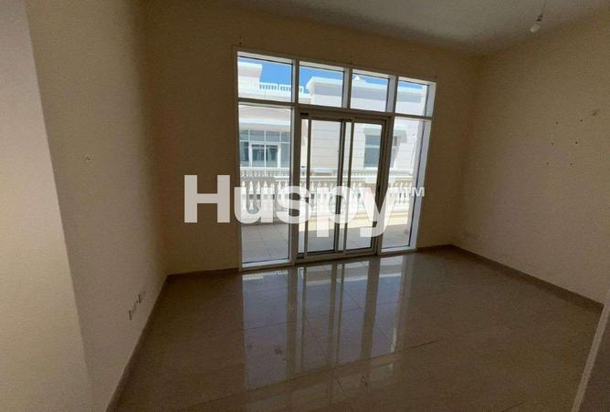 Move In Ready | Spacious | Modern Finishes — photo 2