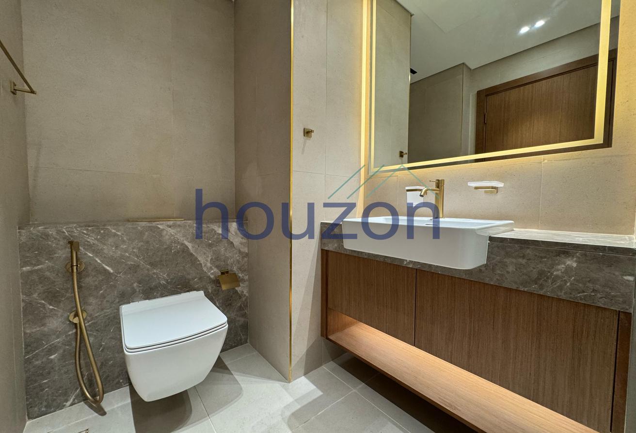 Luxury Studio | Canal+Pool View | Private Jacuzzi photo 8