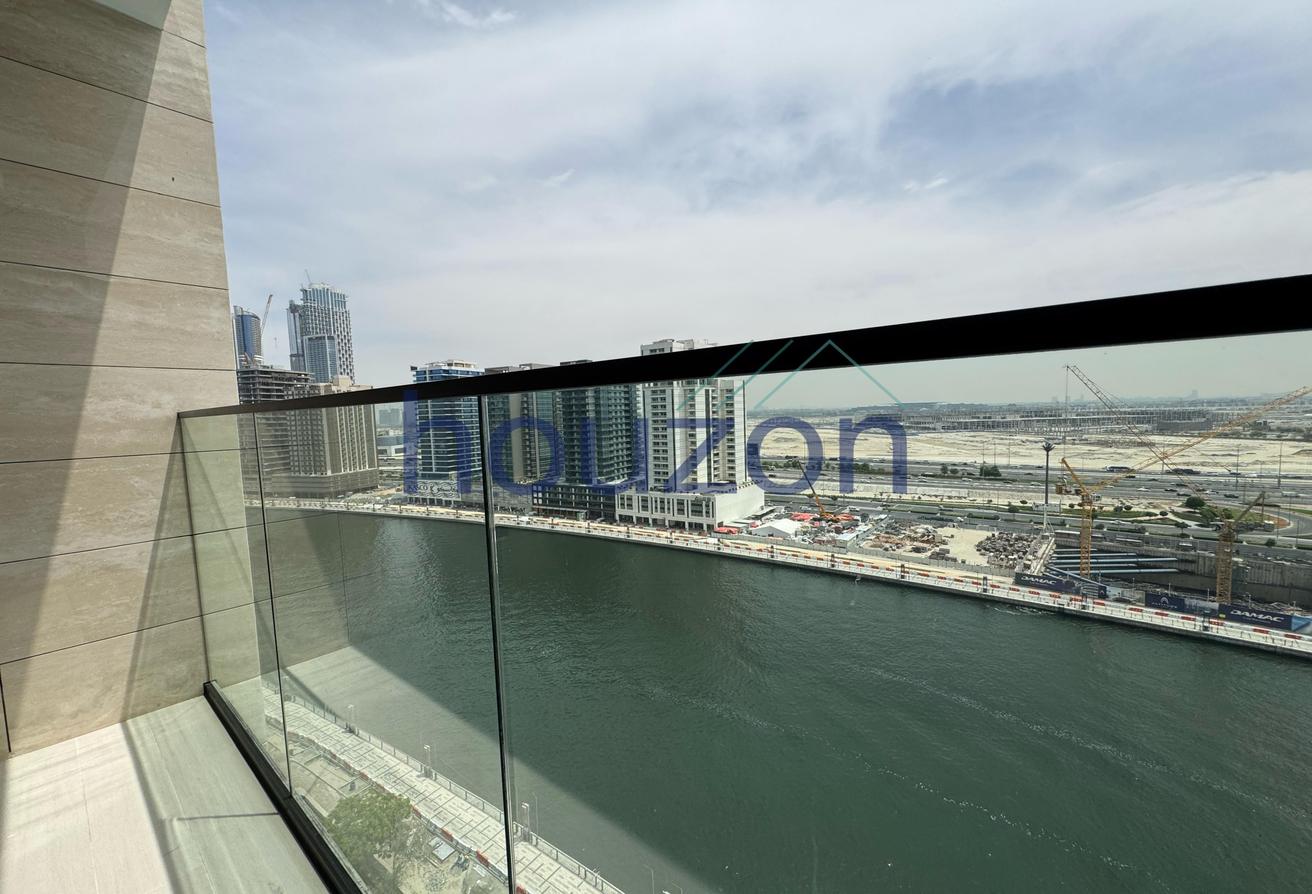 Luxury Studio | Canal+Pool View | Private Jacuzzi photo 12
