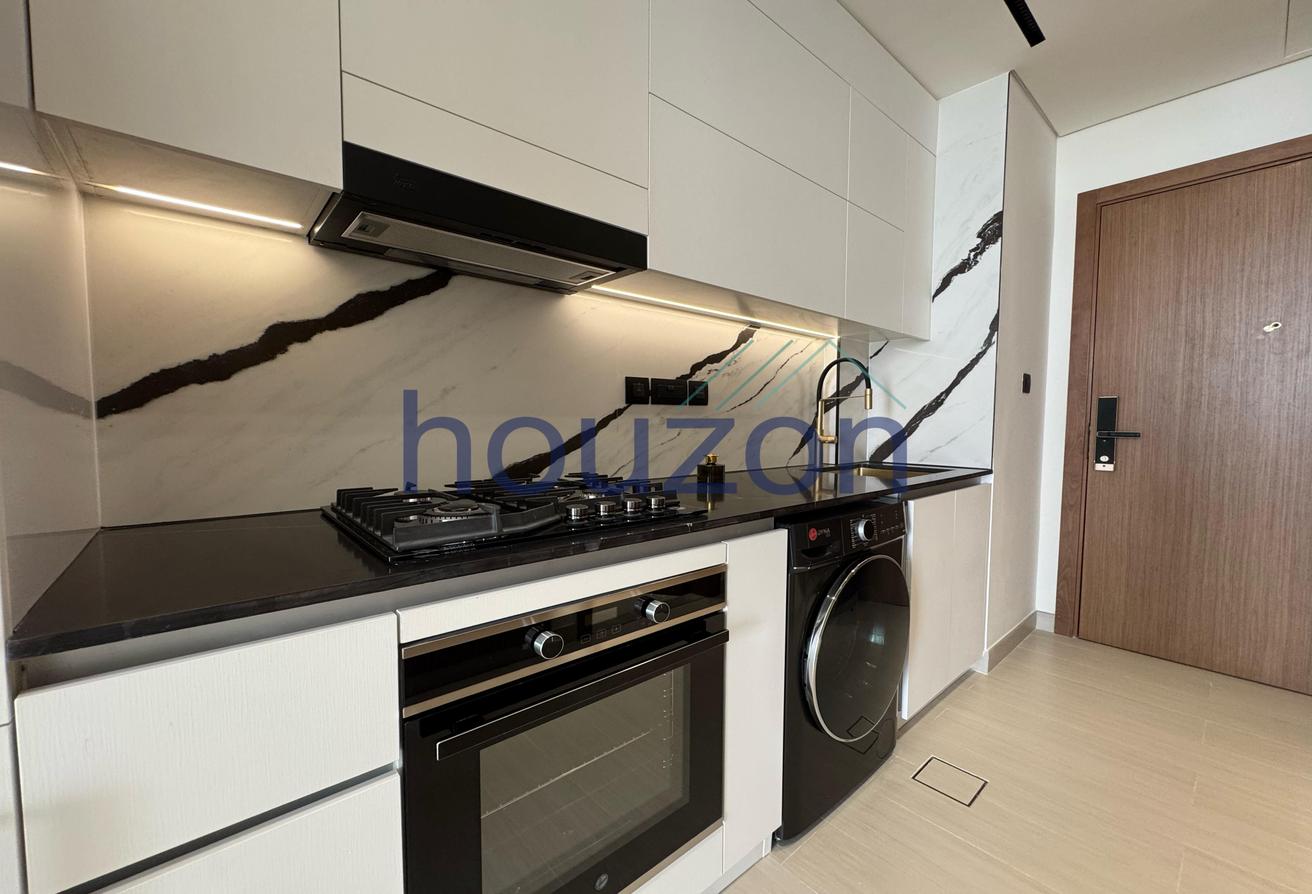 Luxury Studio | Canal+Pool View | Private Jacuzzi photo 6