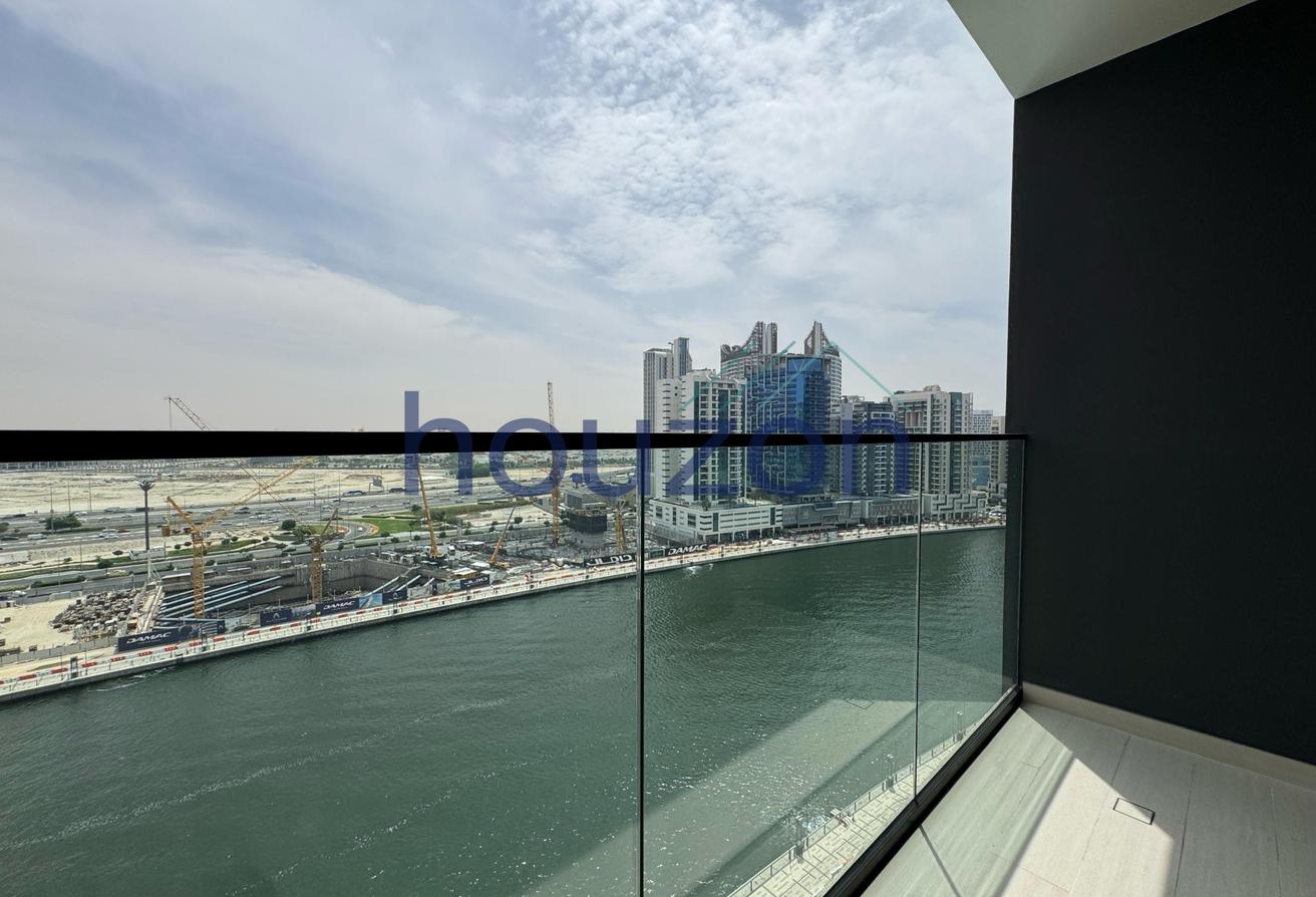 Luxury Studio | Canal+Pool View | Private Jacuzzi photo 11