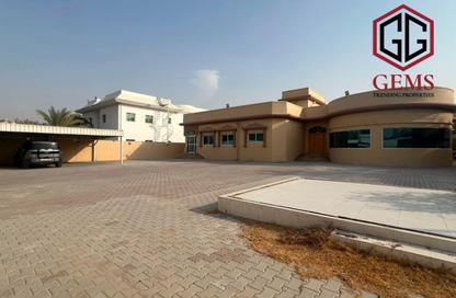 Villa - 4 Bedrooms - 5 Bathrooms for rent in Al Twar 3 - Al Twar - Dubai