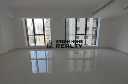 Apartment - 3 - 3 for rent in Blue Tower - Al Majaz 3 - Al Majaz - Sharjah
