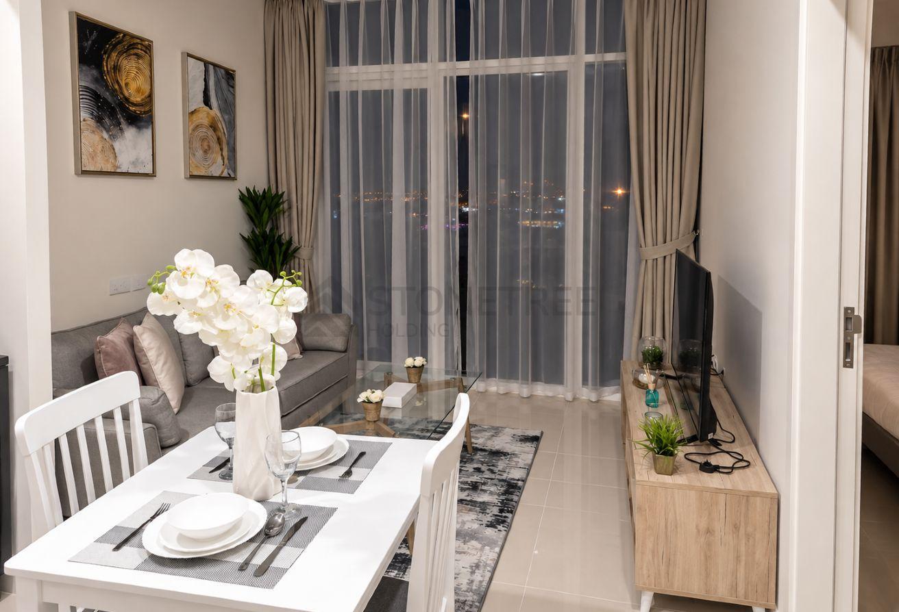 12 CHEQUES | Golf Vita A | Furnished photo 2