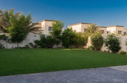Villa - 3 Bedrooms - 4 Bathrooms for rent in District 5 - Jumeirah Park - Dubai