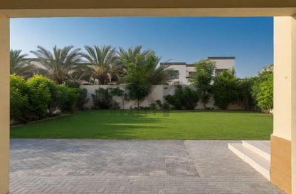 Villa - 3 Bedrooms - 4 Bathrooms for rent in District 5 - Jumeirah Park - Dubai