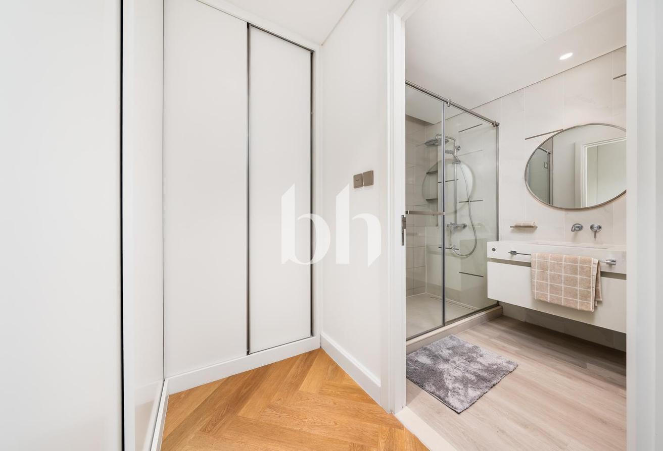 Managed | Stunning Sea & Skyline View | High Floor photo 14