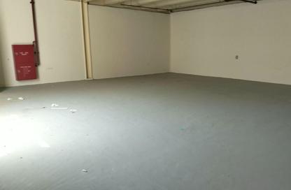 Warehouse - Studio - 2 Bathrooms for rent in Ali Mousa Building - Al Sajaa Industrial - Al Sajaa - Sharjah