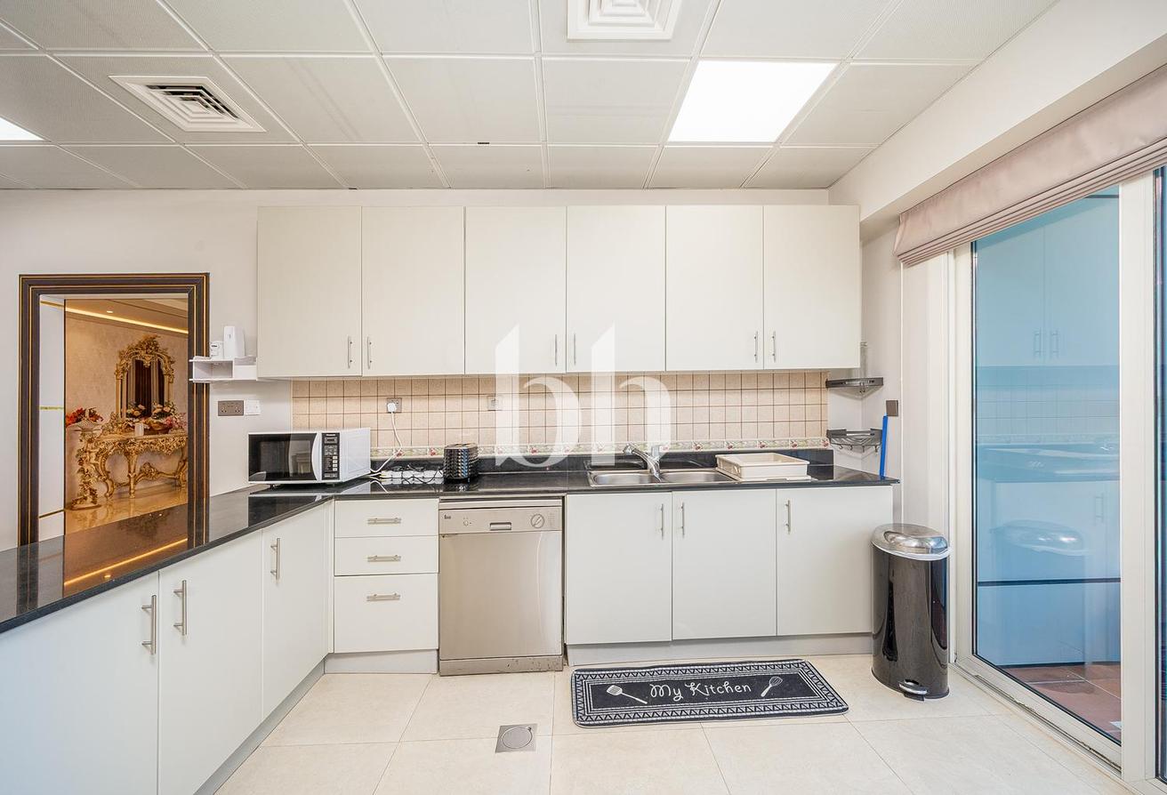 Upgraded | Full Sea View | Penthouse photo 11
