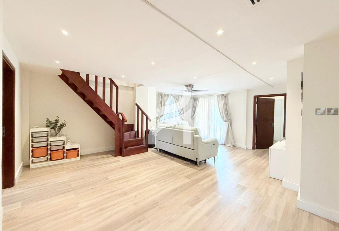 4 Bedrooms | Pool View | Highly Upgraded photo 5