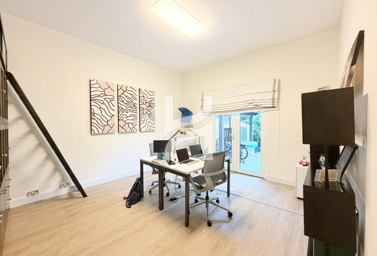 4 Bedrooms | Pool View | Highly Upgraded photo 20