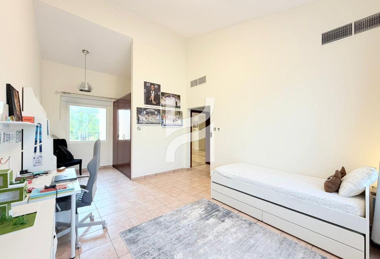 4 Bedrooms | Pool View | Highly Upgraded photo 12