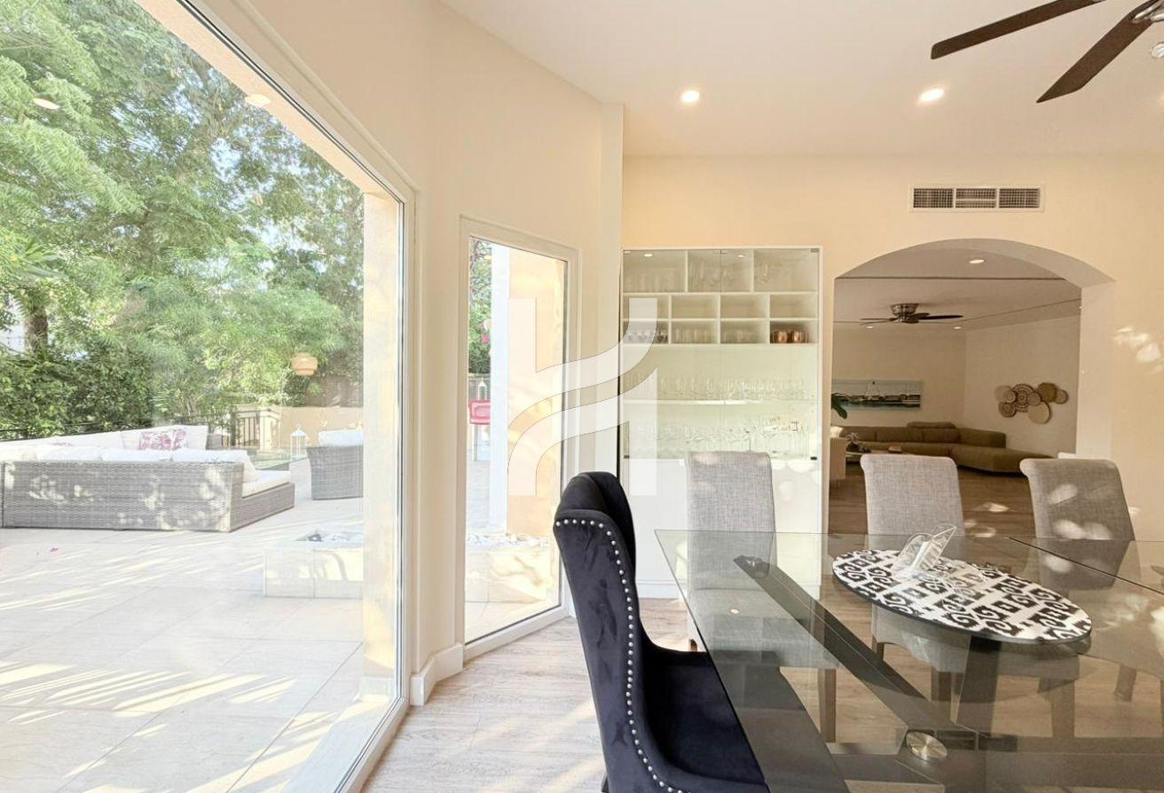 4 Bedrooms | Pool View | Highly Upgraded photo 17