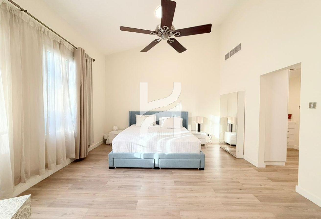 4 Bedrooms | Pool View | Highly Upgraded photo 8